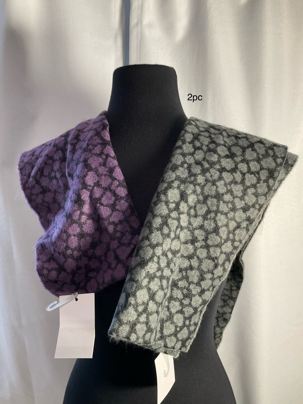 Reversible Leopard-Print Scarf in Purple and Gray